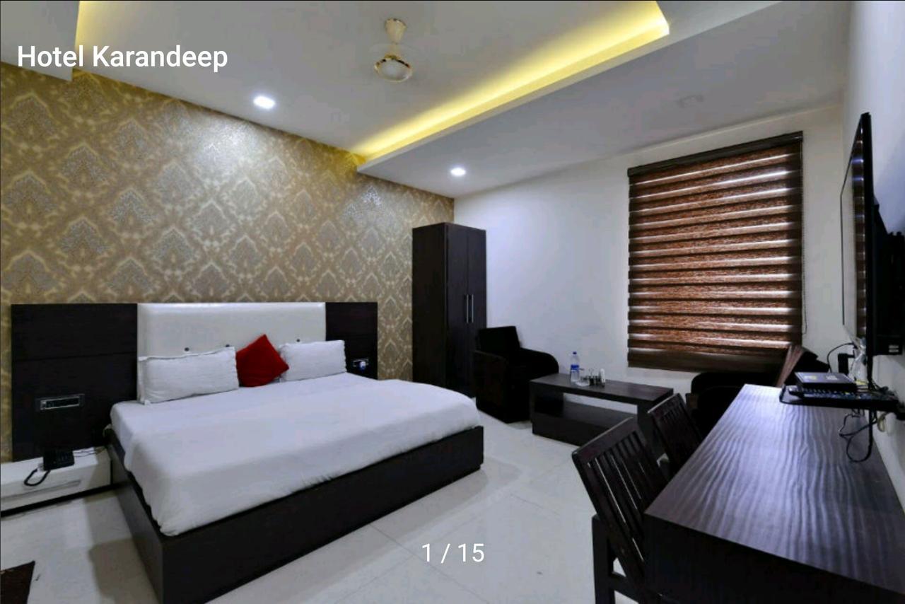 Hotel Karandeep Hisār Екстериор снимка